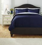Raleda Queen Coverlet Set